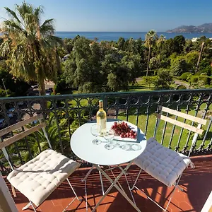 https://appartement-claire-deluxe.fr-provencehotel.com