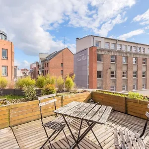 Lumineux Avec Rooftop Et Garage Prive. Appartement
