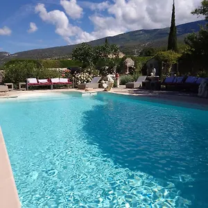 https://les-gites-du-mont-ventoux.fr-provencehotel.com